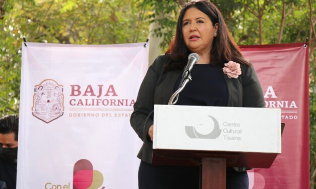 RECIBE LLAVES DE TIJUANA NORA E. VARGAS: PRIMERA MUJER INMIGRANTE EN HACERLO