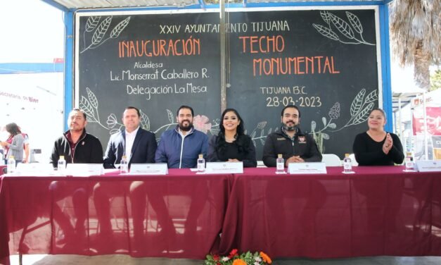 INAUGURA ALCALDESA MONTSERRAT CABALLERO OBRA EN ESCUELA SECUNDARIA DE LA MESA