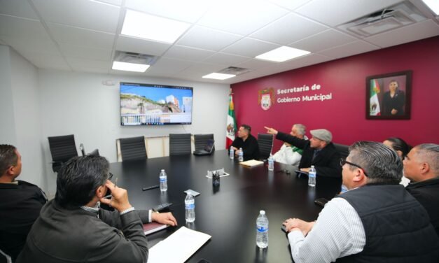 AYUNTAMIENTO DE TIJUANA ESTABLECE MESA DE TRABAJO CON VECINOS DE LA SIERRA