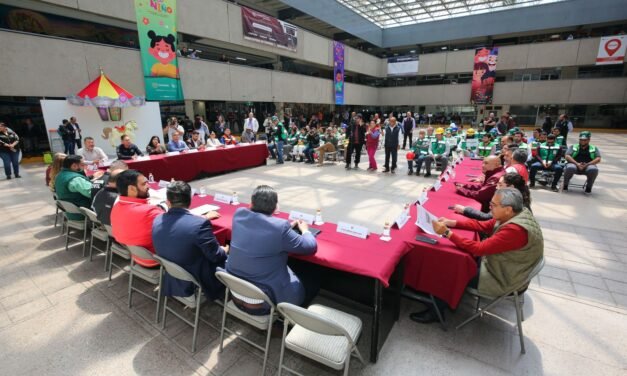 RINDEN PROTESTA INTEGRANTES DEL COMITÉ INTERNO DE PROTECCIÓN CIVIL DE PALACIO MUNICIPAL