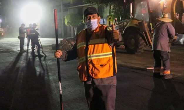 >AVANZA AYUNTAMIENTO CON BACHEO NOCTURNO EN ZONA CENTRO