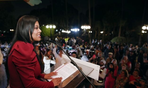 ALCALDESA MONTSERRAT CABALLERO ENCABEZA LAS MAÑANITAS A TIJUANA POR SU 134 ANIVERSARIO