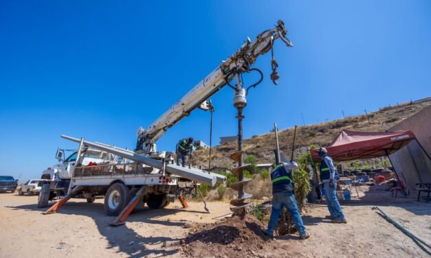 GOBIERNO DE MONTSERRAT CABALLERO EJECUTA OBRA DE ELECTRIFICACIÓN  EN COLONIA EL MANANTIAL