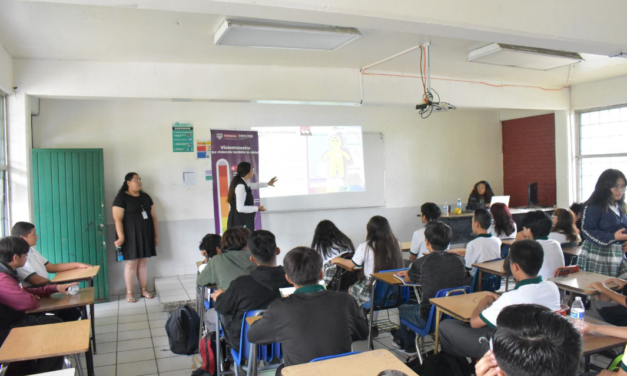 CAPACITA AYUNTAMIENTO DE TIJUANA A ESTUDIANTES DE PREPARATORIA SOBRE VIOLENCIA DE GÉNERO