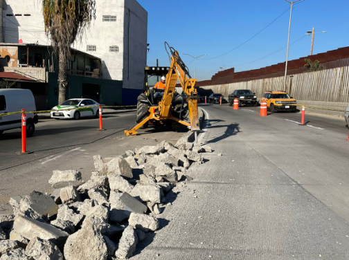 TRABAJA AYUNTAMIENTO DE TIJUANA EN ADECUACIONES PARA RUTAS ALTERNAS SOBRE AVENIDA INTERNACIONAL