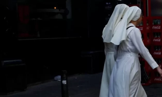 MUJERES ACUSADAS DE HACERSE PASAR POR MONJAS PARA TORTURAR NIÑOS Y DESVIAR FONDOS EN ALBERGUES EN COSTA RICA