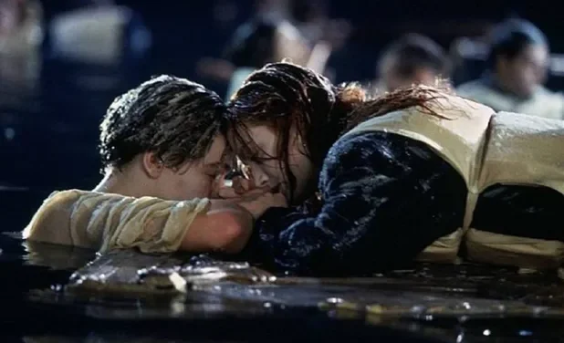 FRAGMENTO DE LA ESCENA FINAL DE ‘TITANIC’ ES SUBASTADO POR MÁS DE 12 MILLONES DE PESOS