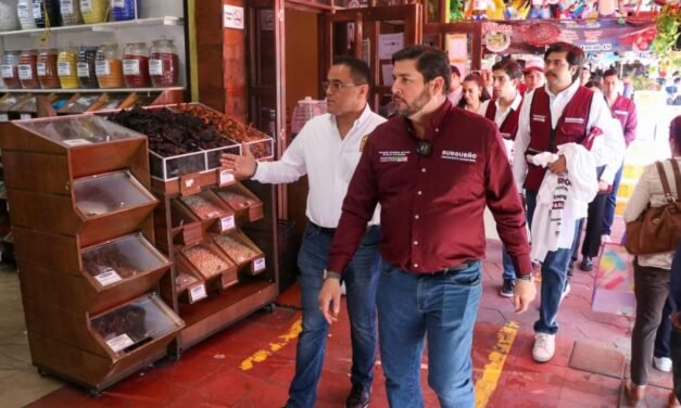 ISMAEL BURGUEÑO RUIZ, REALIZÓ UN RECORRIDO POR EL  MERCADO HIDALGO