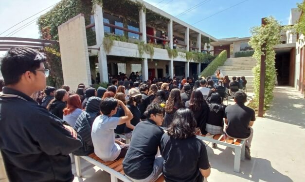 IMPARTE IMCAD PLÁTICA A ESTUDIANTES SOBRE PREVENCIÓN Y ERRADICACIÓN DE LA VIOLENCIA CONTRA LAS MUJERES