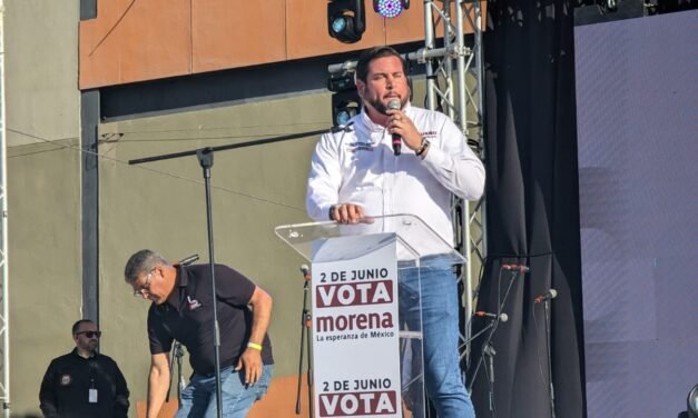 ENCABEZA ISMAEL BURGUEÑO MULTITUDINARIO CIERRE DE CAMPAÑA