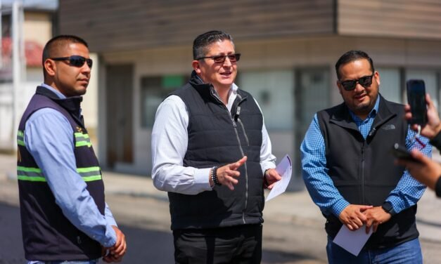 AYUNTAMIENTO DE TIJUANA CONTINÚA CON EL BACHEO EN LA ZONA CENTRO