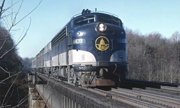TRAGEDIA EN VIRGINIA: TREN ATROPELLA Y MATA A UN NIÑO Y DOS ADULTOS AL INSTANTE