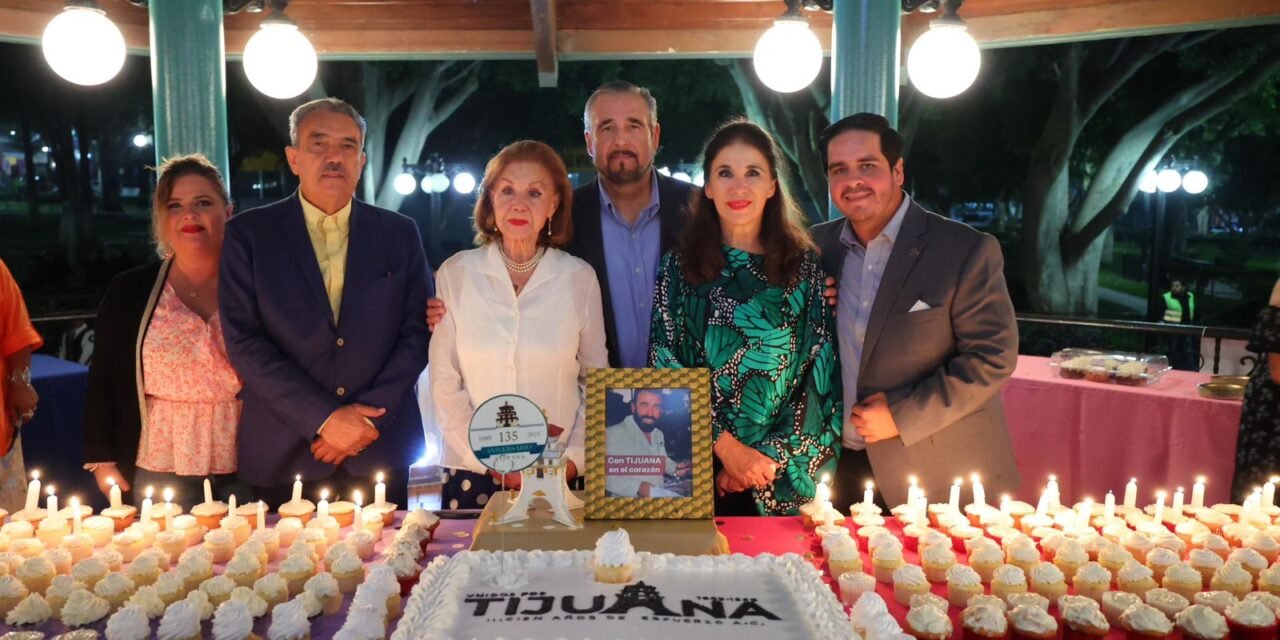 FESTEJAN A TIJUANA CON LAS MAÑANITAS  POR SU 135 ANIVERSARIO