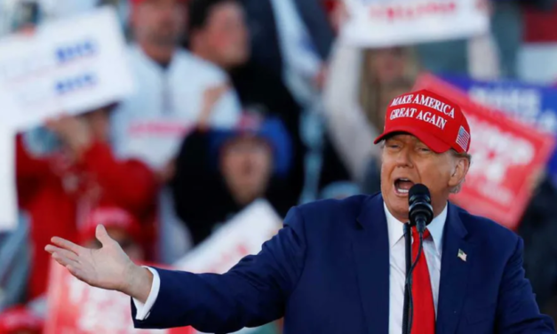 TRUMP QUIERE APOYO DE VOTANTES ‘NO BLANCOS’, PERO NO ES POPULAR ENTRE ESOS GRUPOS: ENCUESTA