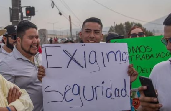 «MANIFESTACIÓN DE CONDUCTORES DE PLATAFORMAS DIGITALES COMO UBER Y DIDI FRENTE AL INSTITUTO DE MOVILIDAD SUSTENTABLE (IMOS) ESTA MAÑANA