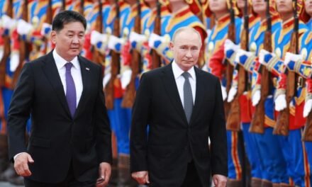 ¡ESCÁNDALO MUNDIAL! PUTIN DESAFÍA A LA CORTE PENAL INTERNACIONAL MONGOLIA RECIBE A PUTIN CON ALFOMBRA ROJA, IGNORANDO ORDEN DE ARRESTO POR CRÍMENES DE GUERRA.