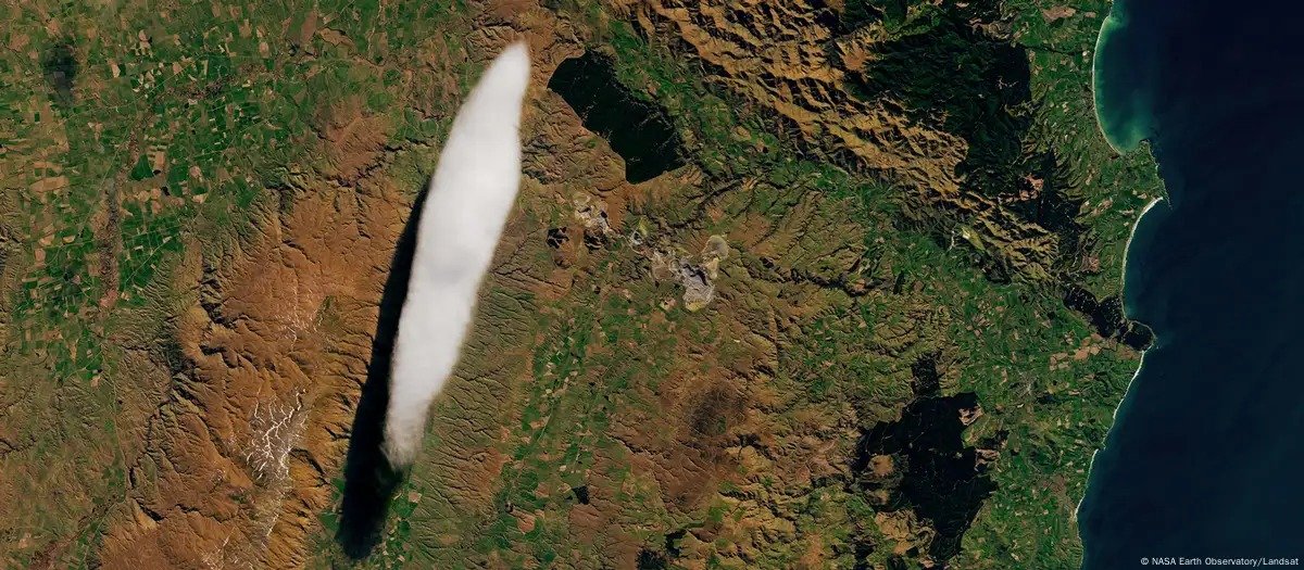 ¿OVNI O FENÓMENO NATURAL? CONOCE A LA INCREÍBLE NUBE QUE FLOTA INMÓVIL EN LOS CIELOS DE NUEVA ZELANDA