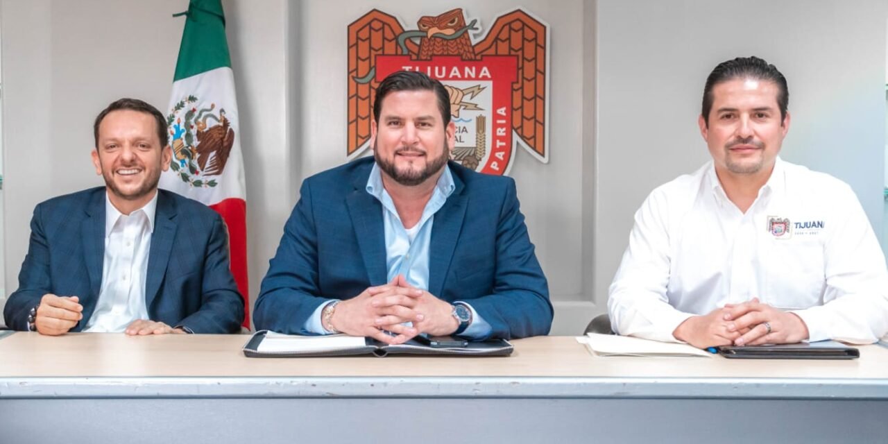 PRESENTA ALCALDE ISMAEL BURGUEÑO A CARLOS TORRES COMO ENCARGADO DE PROYECTOS ESTRATÉGICOS