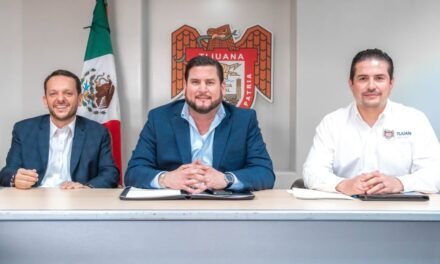 PRESENTA ALCALDE ISMAEL BURGUEÑO A CARLOS TORRES COMO ENCARGADO DE PROYECTOS ESTRATÉGICOS