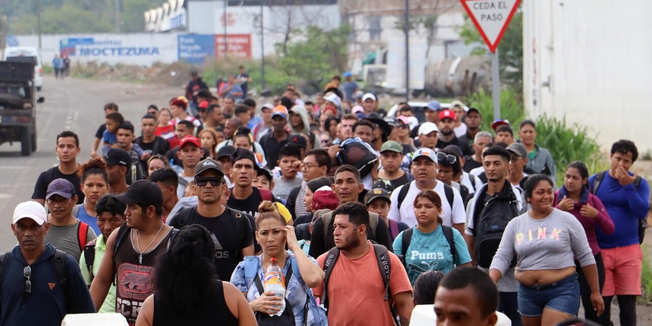 ¿UNA SOLUCIÓN A LA CRISIS MIGRATORIA? MÉXICO DISUELVE CARAVANAS CON VISAS HUMANITARIAS