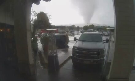 TORNADO EN SCOTTS VALLEY DEJA DAÑOS Y HERIDOS: FENÓMENO SIN PRECEDENTES EN CALIFORNIA