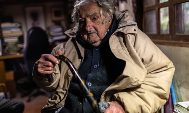 PEPE MUJICA SE DESPIDE: SUSPENDE SU LUCHA CONTRA EL CÁNCER