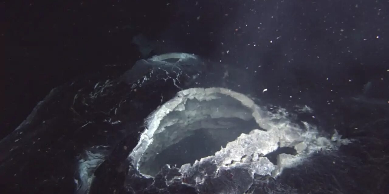 AXIAL SEAMOUNT: EL VOLCÁN SUBMARINO QUE PODRÍA DESPERTAR EN 2025