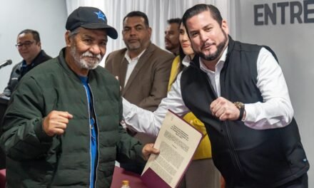 AYUNTAMIENTO DE TIJUANA OTORGA TÍTULOS DE PROPIEDAD A 80 FAMILIAS, BRINDANDO CERTEZA JURÍDICA