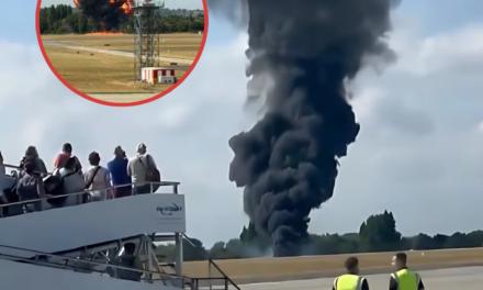 AVIÓN EXPLOTA TRAS ESTRELLARSE EN AEROPUERTO DE LONDRES; DESATA EVACUACIONES